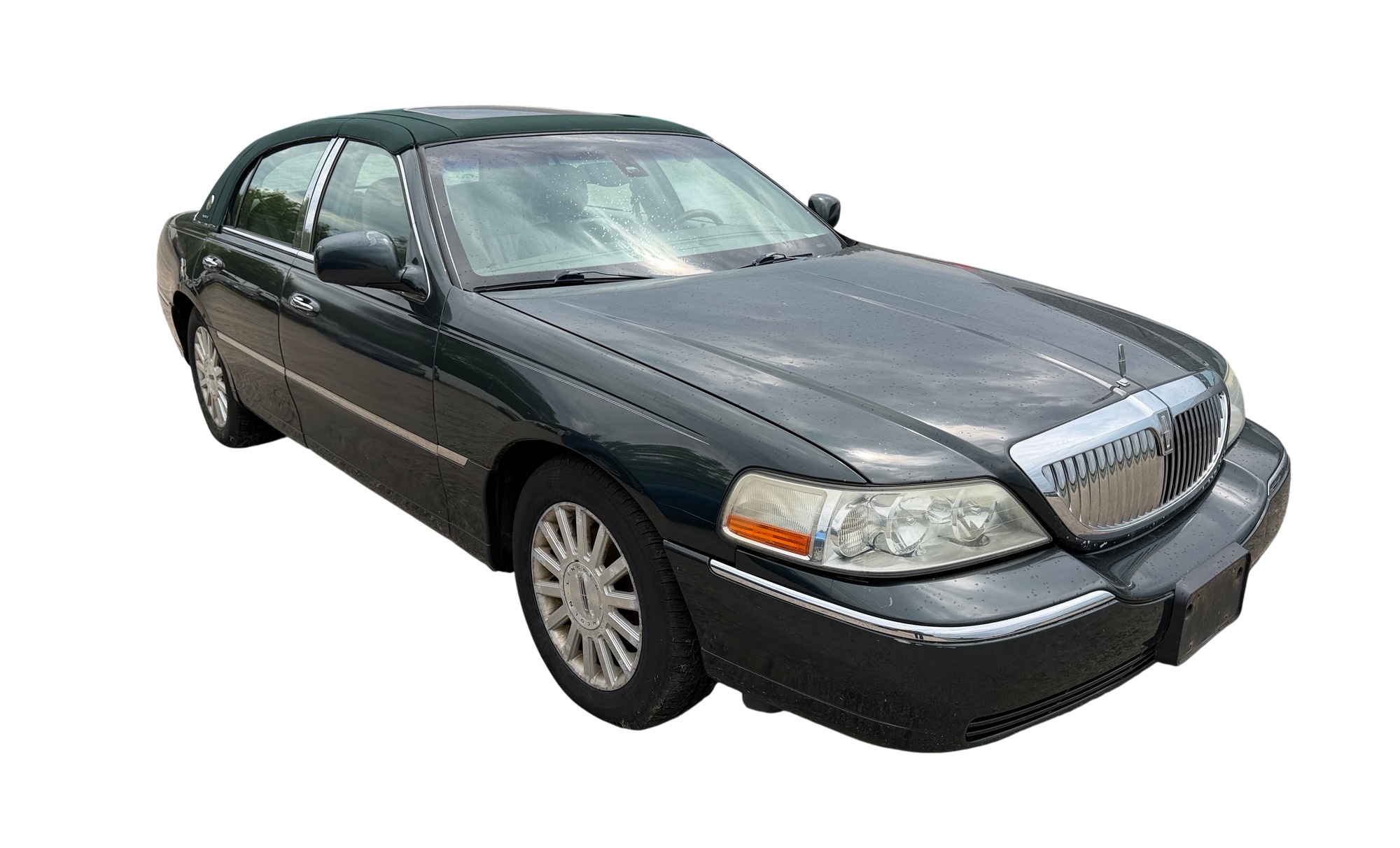 2003 lincoln town-car signature with 110292 miles for sale near elk-river, minnesota 106334_07_pass_front_corner.jpg