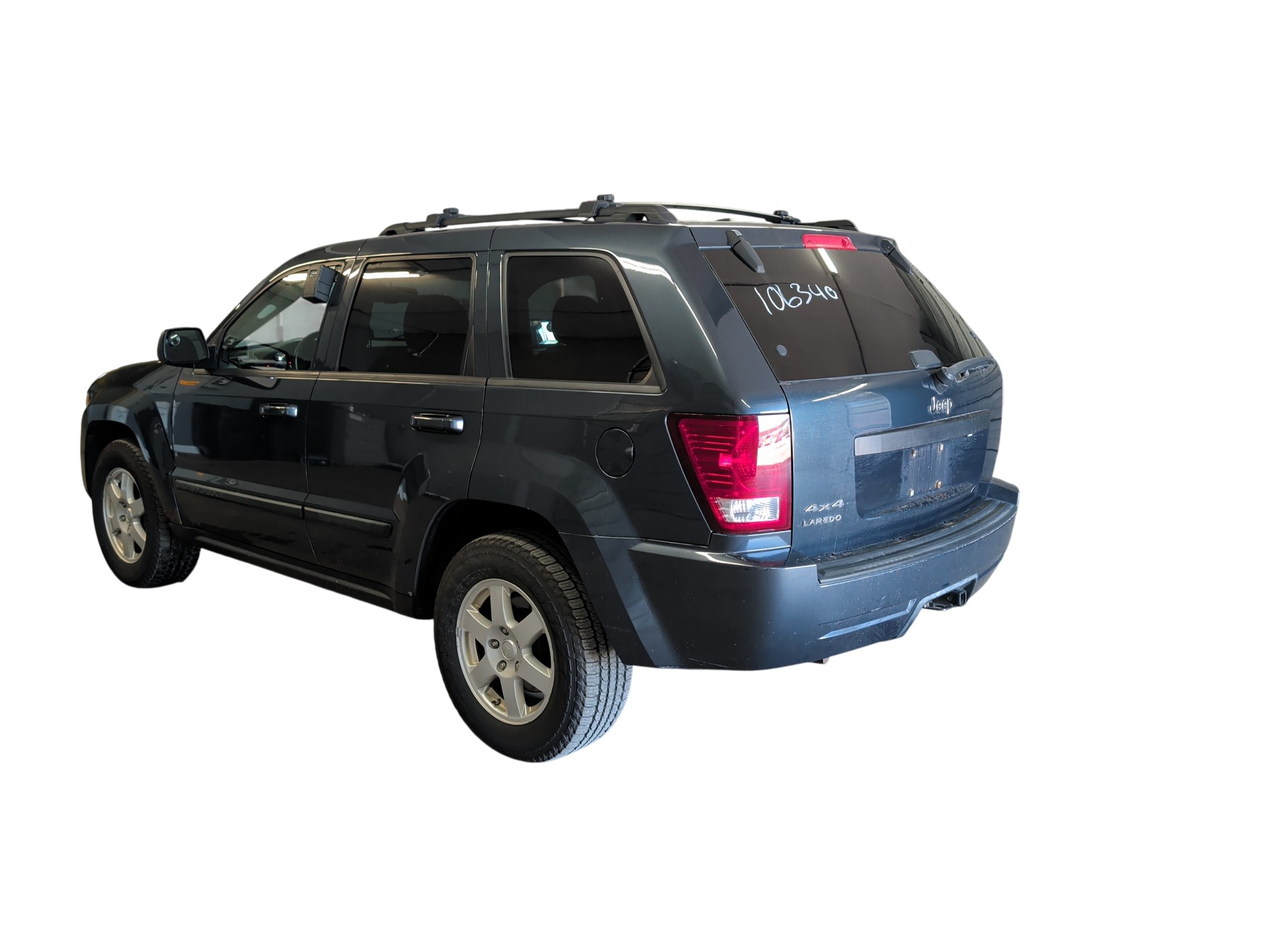 2008 jeep grand-cherokee laredo-4wd with 85427 miles for sale near elk-river, minnesota 106340_03_rear_driver_corner.jpg