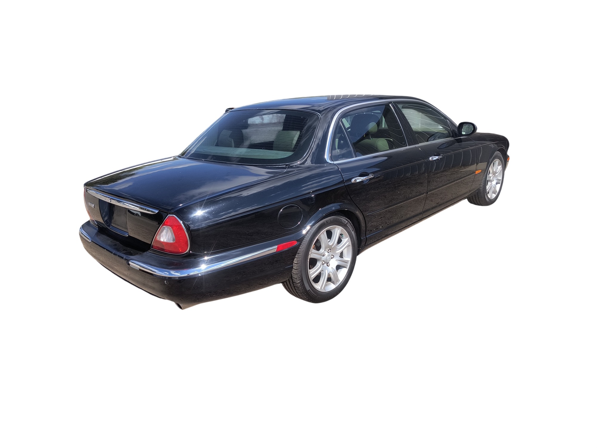 2005 jaguar xj-series xj8l with 123017 miles for sale near elk-river, minnesota 106564_05_pass_rear_corner.jpg