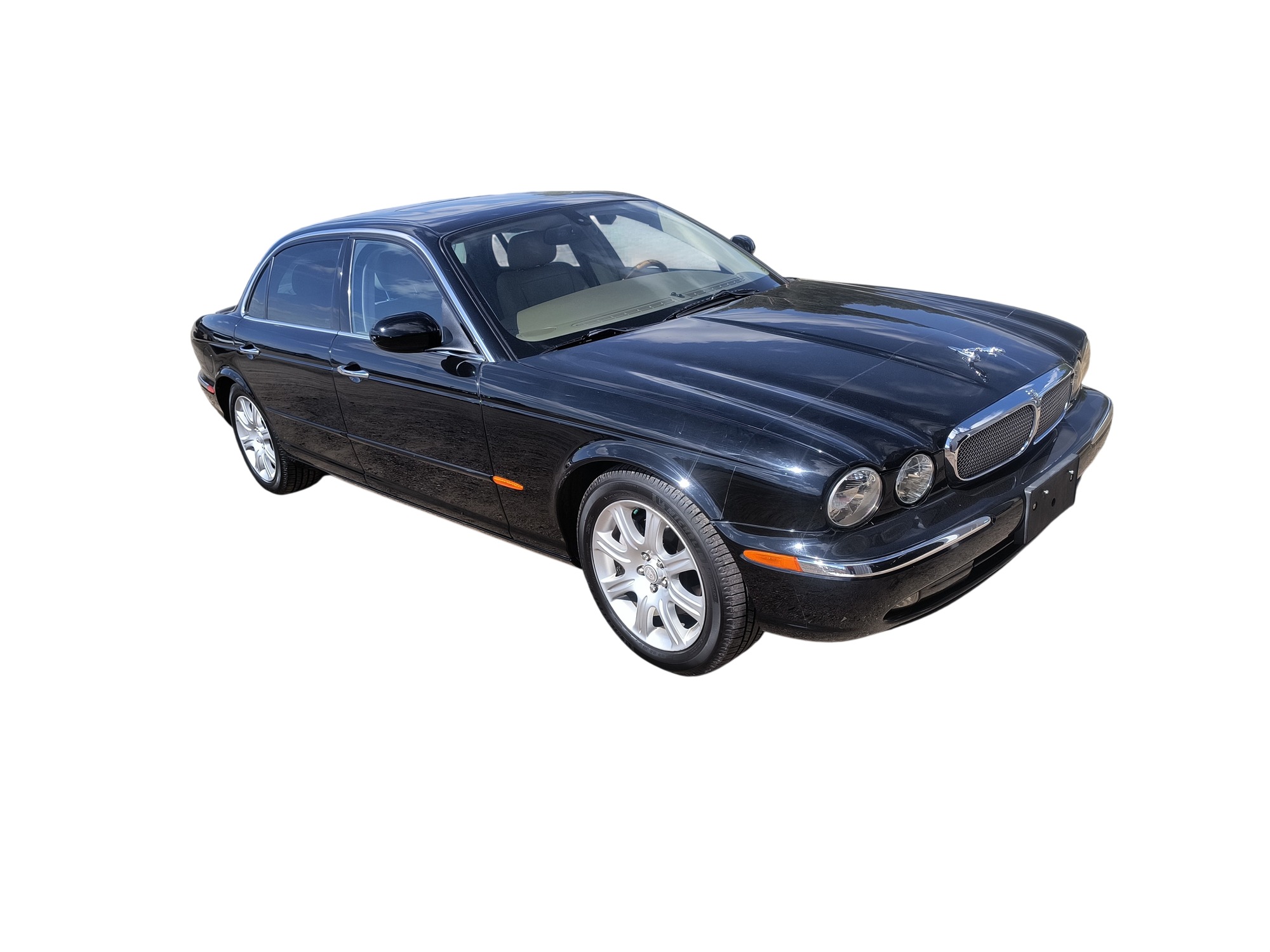 2005 jaguar xj-series xj8l with 123017 miles for sale near elk-river, minnesota 106564_07_pass_front_corner.jpg