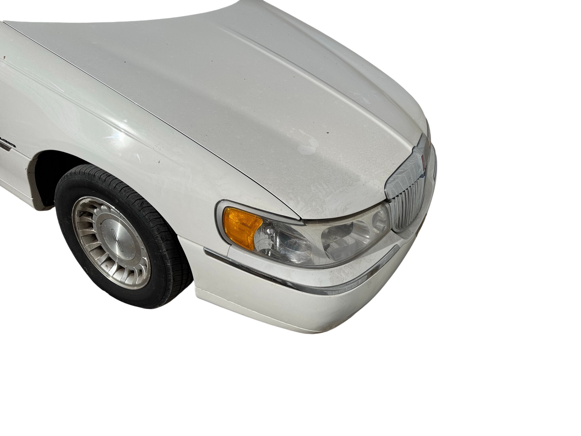 2000 lincoln town-car executive with 135548 miles for sale near Elk River, Minnesota 106654_08_front_end.jpg