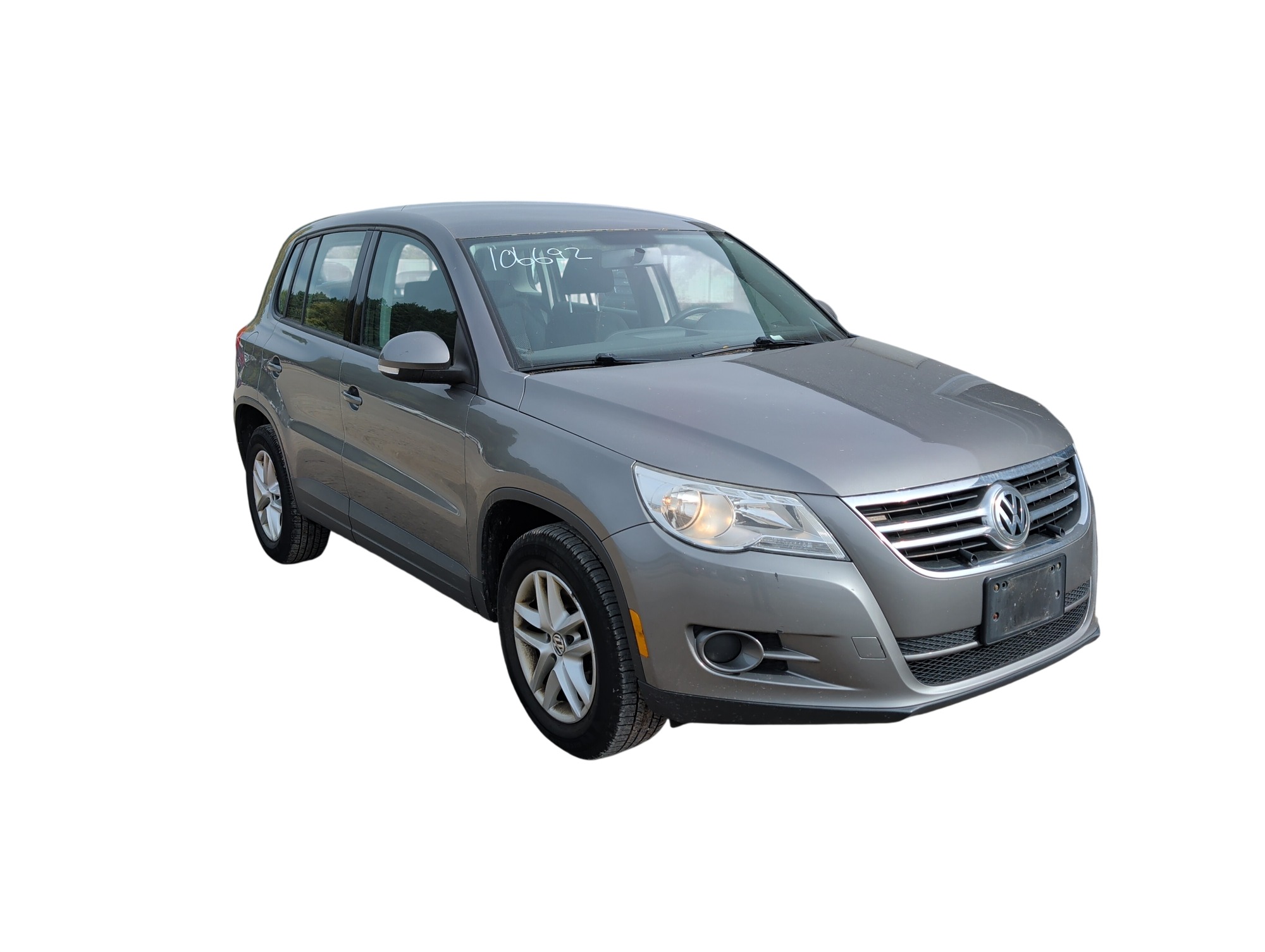 2011 volkswagen tiguan s with 149749 miles for sale near Elk River, Minnesota 106692_07_pass_front_corner.jpg