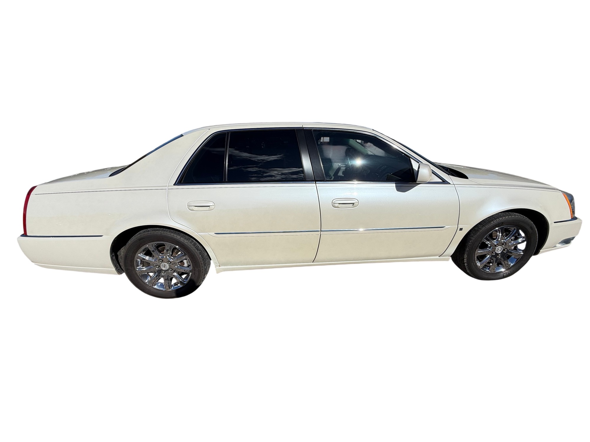 2008 cadillac dts luxury-iii with 135757 miles for sale near Elk River, Minnesota 106800_06_pass_side.jpg