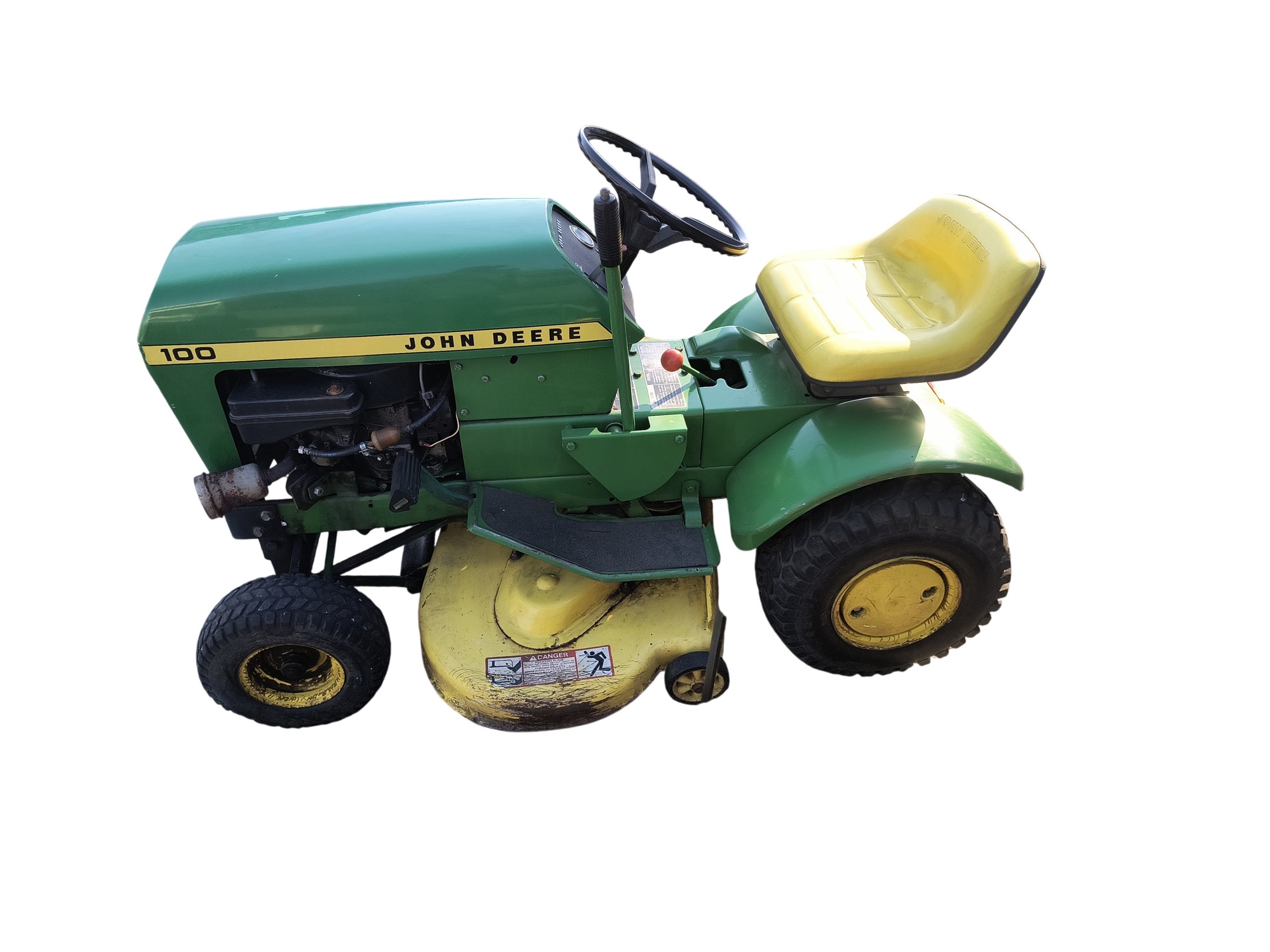 2000 john-deere series-100-lawn-tractor for sale near Elk River, Minnesota 106817_02_driver_side.jpg