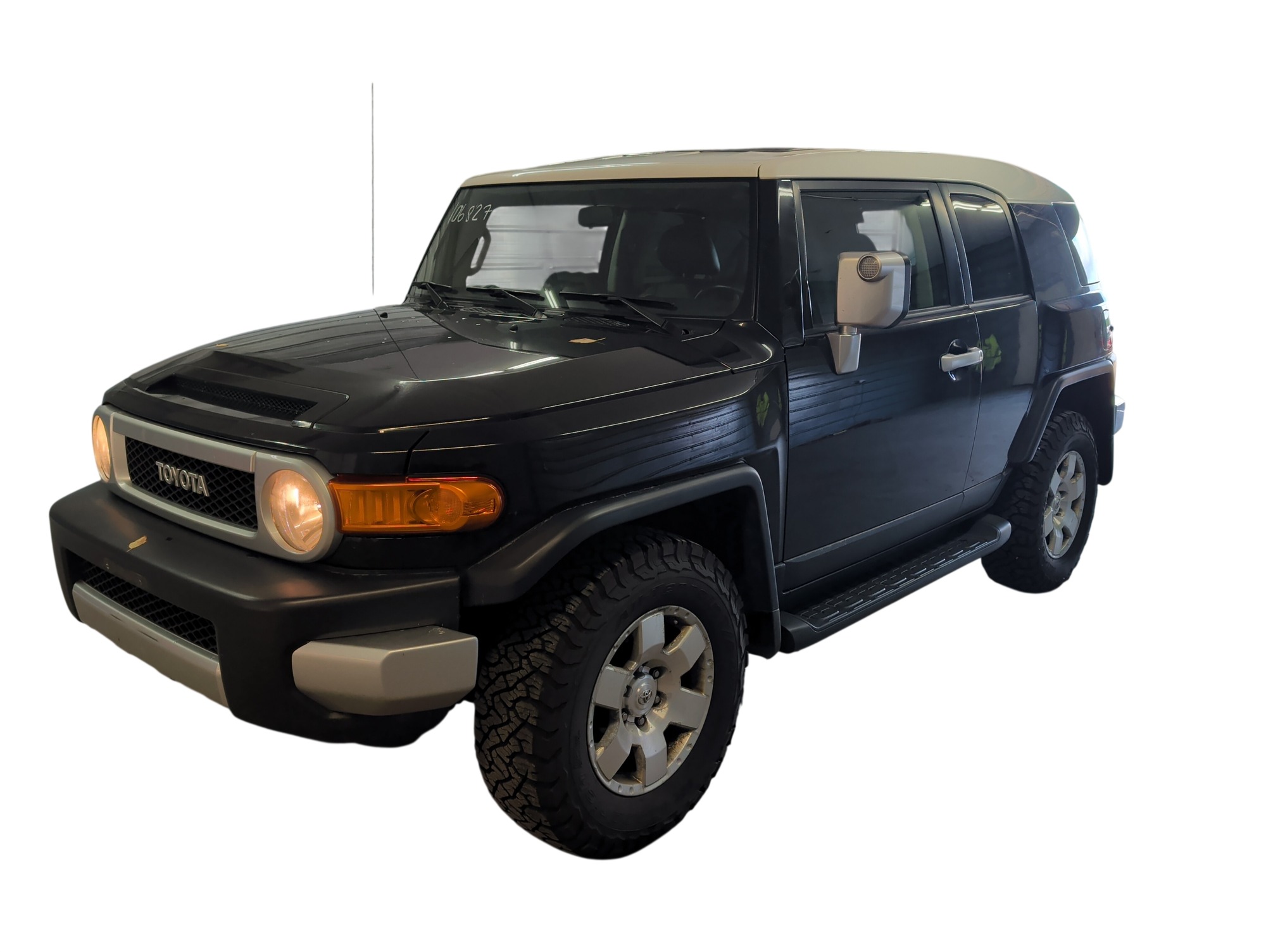 2008 toyota fj-cruiser 4wd-at with 98716 miles for sale near Elk River, Minnesota 106827_01_driver_front_corner.jpg