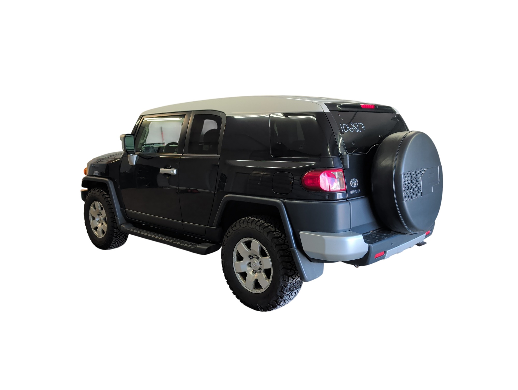 2008 toyota fj-cruiser 4wd-at with 98716 miles for sale near Elk River, Minnesota 106827_03_rear_driver_corner.jpg