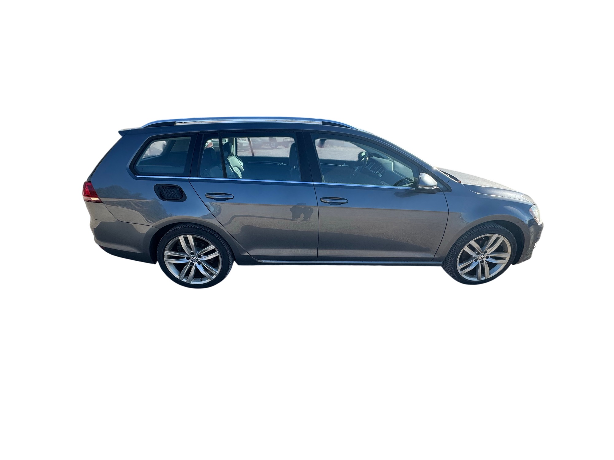 2015 volkswagen golf-sportwagen tsi-s-6a with 186366 miles for sale near Elk River, Minnesota 106840_06_pass_side.jpg