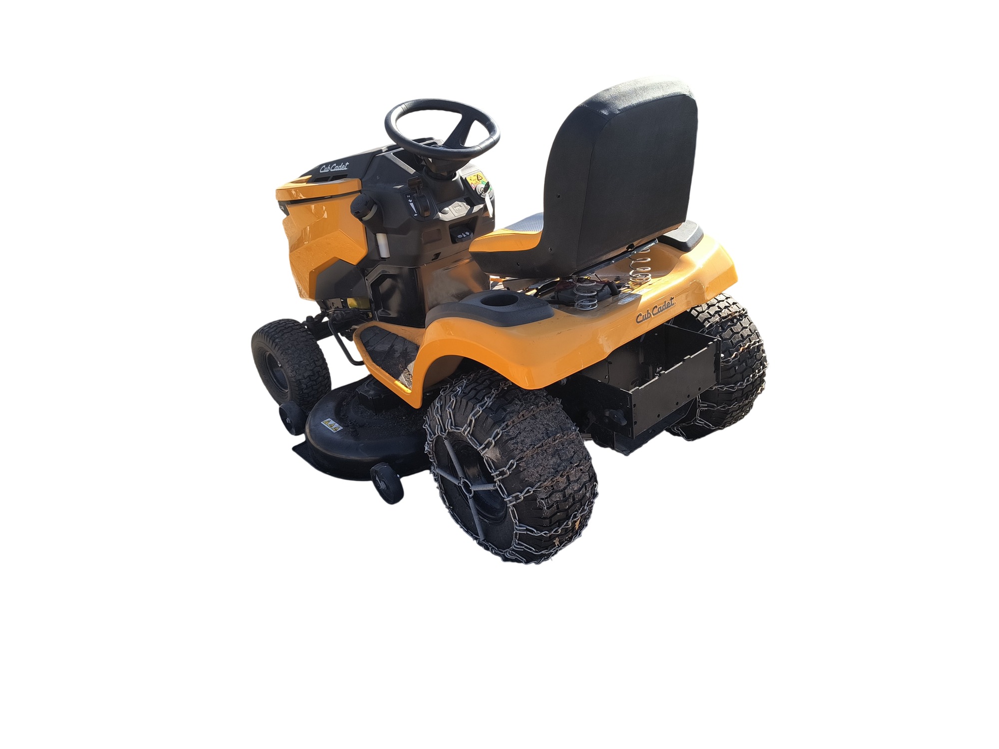 2000 cub-cadet lawn-tractor for sale near Elk River, Minnesota 106873_03_rear_driver_corner.jpg