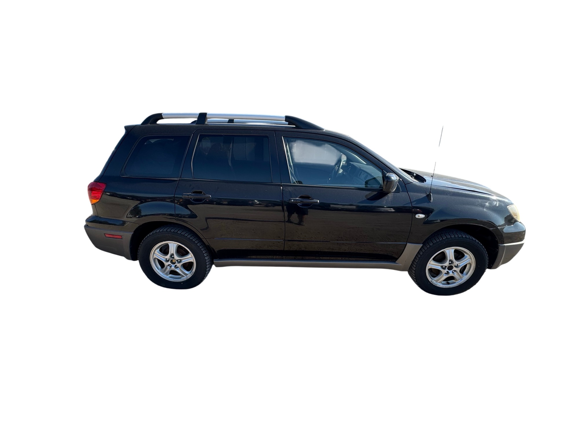 2003 mitsubishi outlander ls-2wd with 119005 miles for sale near Elk River, Minnesota 106879_06_pass_side.jpg