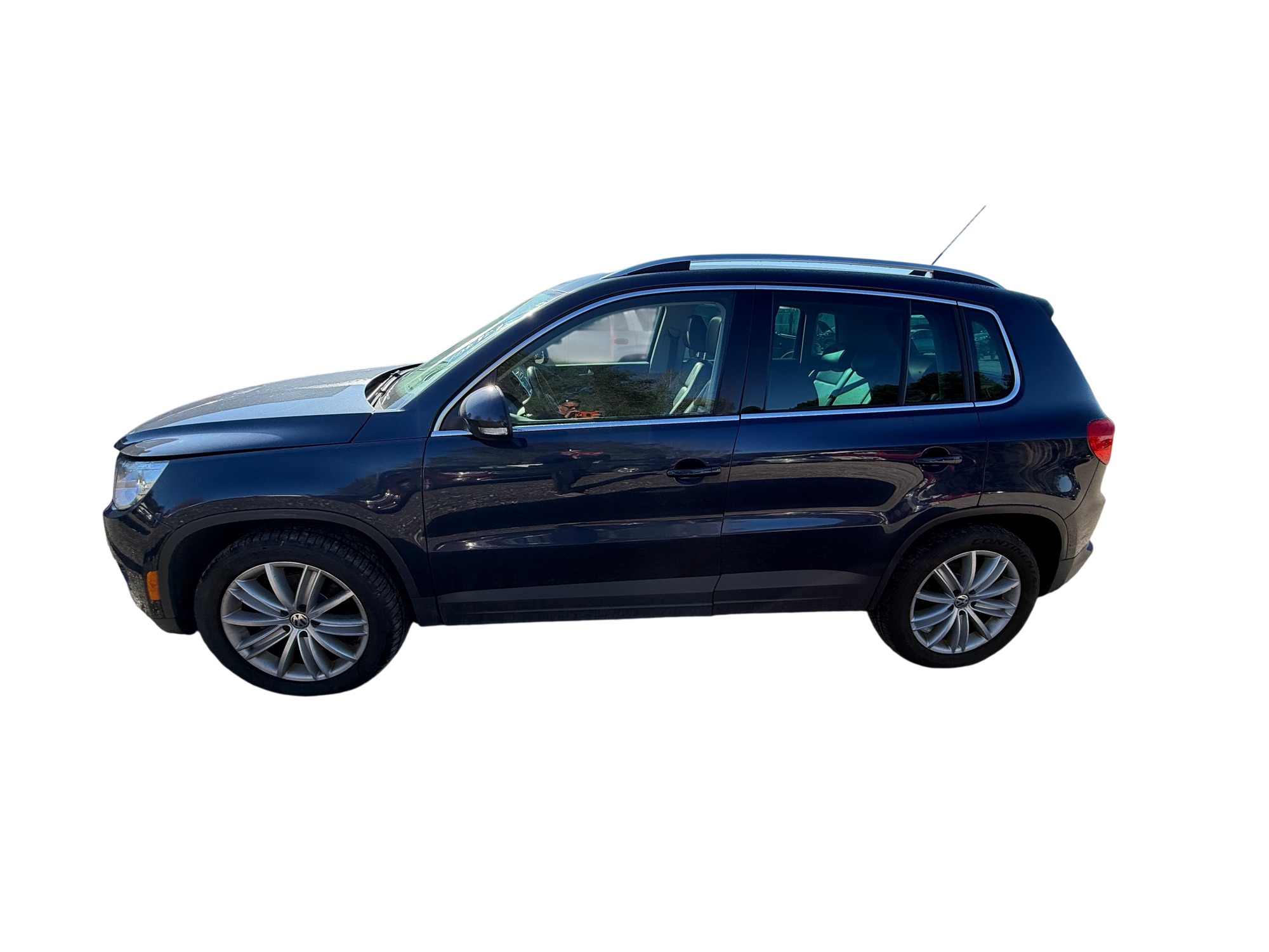2011 volkswagen tiguan s-4motion with 116934 miles for sale near Elk River, Minnesota 106922_02_driver_side.jpg