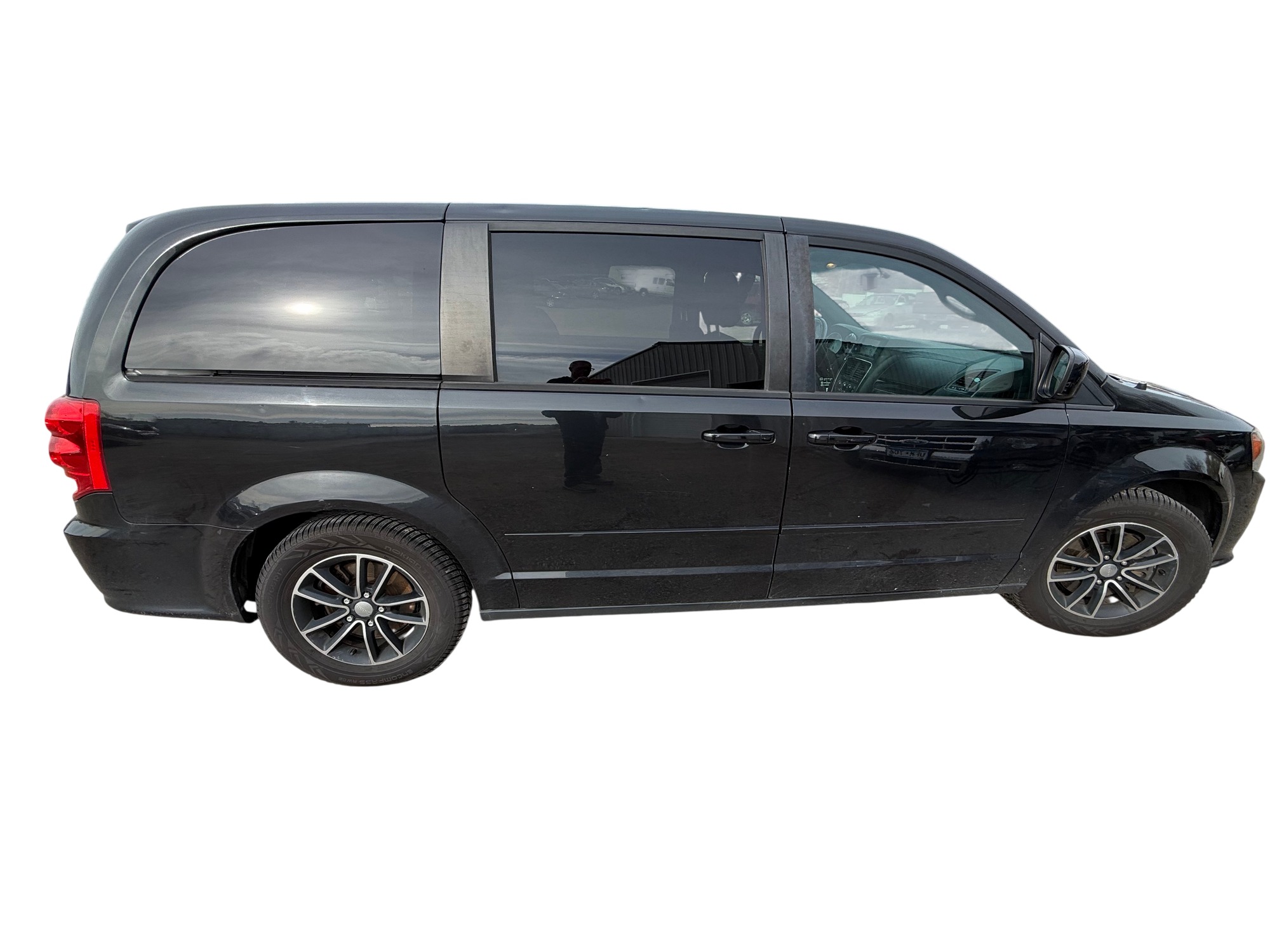 2015 chrysler town-and-country with 138094 miles for sale near Elk River, Minnesota 106977_06_pass_side.jpg