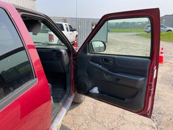 2003 chevrolet s10-pickup ls-crew-cab-4wd with 200963 miles for sale near elk-river, minnesota 00c433cb120c4f6b890d69a0a9c2aafd.jpeg