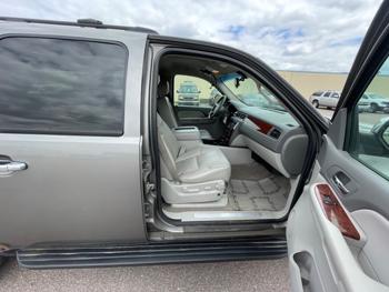2009 chevrolet suburban lt1-1500-4wd with 253232 miles for sale near redwood-falls, minnesota 01dbe15bf9cd4e64a92001623b45a5fd.jpeg