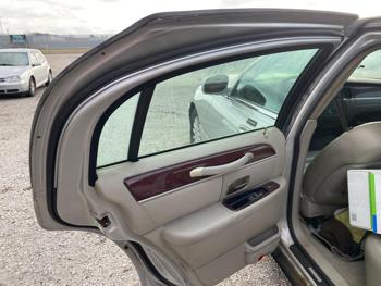 2005 lincoln town-car with 210142 miles for sale near elk-river, minnesota 01f5b85286ed4388889347df968ccf51.jpg