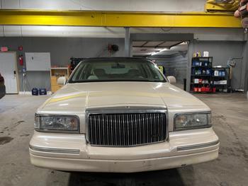 1997 lincoln town-car with 211180 miles for sale near elk-river, minnesota 0254879dfd0544e9999890a1b0a7d71f.jpg