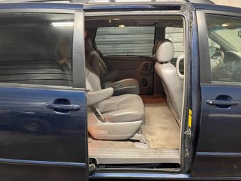 2005 toyota sienna xle with 128463 miles for sale near elk-river, minnesota 03594b92e57b4225968969a683d317f9.jpg
