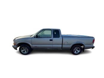2001 chevrolet s10-pickup ext.-cab-2wd with 146806 miles for sale near elk-river, minnesota 03b35f48b23045399d5c85ecedfc4b1f.jpg