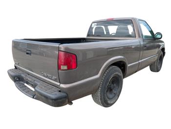 1998 chevrolet s10-pickup reg.-cab-short-bed-2wd with 115997 miles for sale near elk-river, minnesota 042a8213ba4743fc830f60b56f147654.jpg
