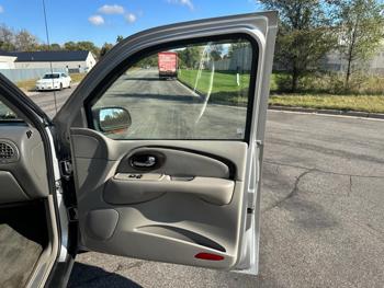 2004 buick rainier cxl-plus-2wd with 156053 miles for sale near elk-river, minnesota 08e67bcb41434c10a564cb843ea5b4e6.jpg
