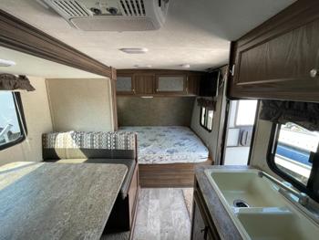 2018 FOREST RIVER Coachmen Apex