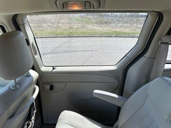 2005 chrysler town-&-country touring with 175445 miles for sale near elk-river, minnesota 0966a0d42fd54accbe0e86a995fe1f0b.jpeg