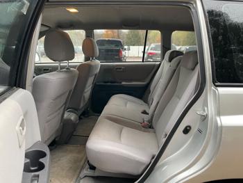 2005 toyota highlander 2wd with 232420 miles for sale near elk-river, minnesota 09989b38e9c44d0e914898b8508287e2.jpeg