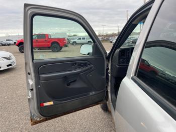 2005 chevrolet silverado-1500 ls-crew-cab-4wd with 291163 miles for sale near fridley, minnesota 09eb59cd46c34ee1b2c42215ac0483f0.jpeg