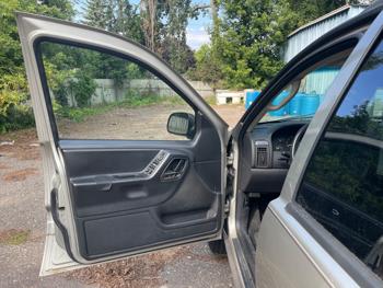 2004 jeep grand-cherokee laredo-4wd with 154499 miles for sale near maplewood, minnesota 0a5fcbb7cd6c4c2fbe2e0c6e53e4d736.jpeg