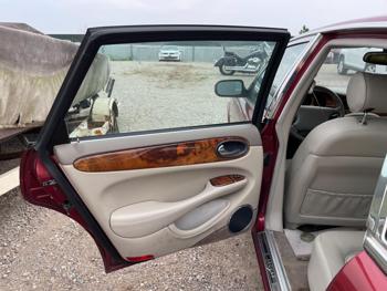 1998 jaguar xj-sedan xj8 with 122279 miles for sale near elk-river, minnesota 0adca557337b45e980a992c9494dc21c.jpg