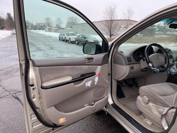 2004 toyota sienna le,ce with 177599 miles for sale near elk-river, minnesota 0af7a884be7548eabd3b012291d83dd2.jpg