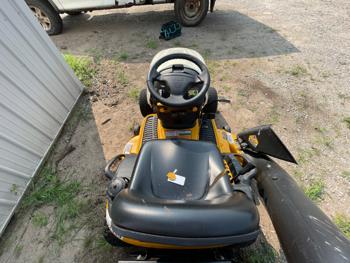 2005 lt1045 46-inch with-bagger-cub-cadet with 653 miles for sale near elk-river, minnesota 0b395f5fe86c4cc3a4fd3304f1a1af07.jpeg