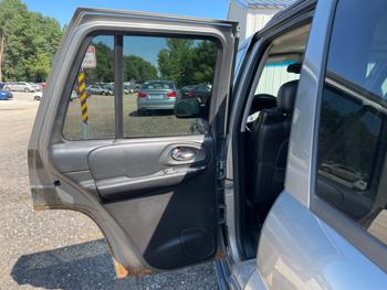 2005 chevrolet trailblazer ls-4wd with 219640 miles for sale near elk-river, minnesota 0bb72699e2164391b195378d6504572e.jpeg