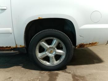 2007 chevrolet avalanche ls-4wd with 228982 miles for sale near elk-river, minnesota 0d2a2d5d800445f78df4d888d3970648.jpg