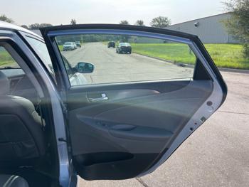 2011 hyundai sonata-hybrid sedan with 119130 miles for sale near elk-river, minnesota 0d7fec3f920b41569f58c9da974cced3.jpeg