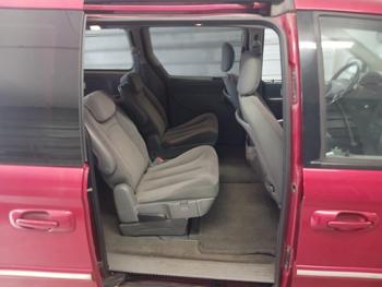 2007 chrysler town-&-country touring with 111081 miles for sale near elk-river, minnesota 0f1a1e3734794d28931a5376742cee19.jpg
