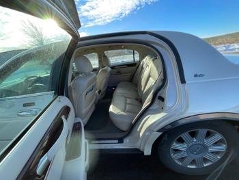 2003 lincoln town-car cartier with 147179 miles for sale near elk-river, minnesota 0f4b4735e7814291a5c5ebaa5c86f980.jpeg