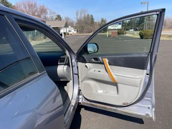 2008 toyota highlander-hybrid 4wd with 343575 miles for sale near columbus, minnesota 0fcacbc38814498e845fc756c454526e.jpeg