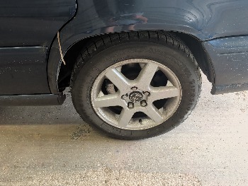 1999 volvo s70 base with 207747 miles for sale near elk-river, minnesota 105435_13_rear_drv_wheel.jpg