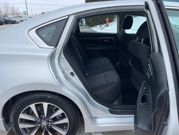 2017 nissan altima 2.5-s with 153306 miles 105e137450954d1091c2c3b56fb17f3b.jpeg