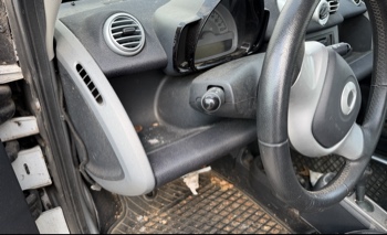 2013 smart fortwo passion for sale near elk-river, minnesota 106032_37_left_of_steering_wheel.jpg