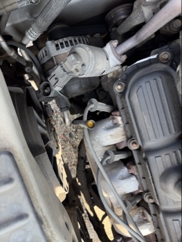 2005 chrysler town-and-country touring with 150988 miles for sale near elk-river, minnesota 106132_50_oil_dipstick.jpg