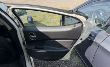 2006 pontiac grand-prix base with 237218 miles for sale near elk-river, minnesota 106150_30_pass_rear_door_panel.jpg