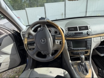 2008 mercedes-benz e-class e350-luxury for sale near elk-river, minnesota 106283_33_dash_from_driver.jpg