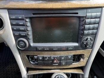 2008 mercedes-benz e-class e350-luxury for sale near elk-river, minnesota 106283_39_radio_closeup.jpg