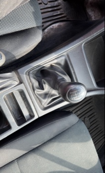 2013 subaru impreza base-5-door with 166153 miles for sale near elk-river, minnesota 106296_41_shifter.jpg