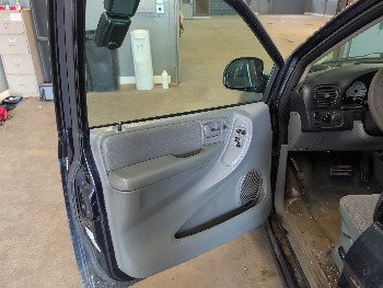 2007 dodge grand-caravan se with 257664 miles for sale near elk-river, minnesota 106297_23_driver_door_panel.jpg