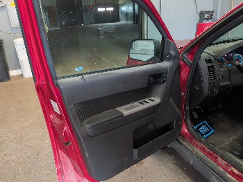 2011 ford escape xlt-fwd with 245967 miles for sale near elk-river, minnesota 106304_23_driver_door_panel.jpg