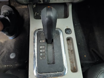 2011 ford escape xlt-fwd with 245967 miles for sale near elk-river, minnesota 106304_41_shifter.jpg