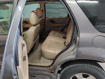 2005 ford escape xlt-4wd with 137067 miles for sale near elk-river, minnesota 106306_24_drv_rear_seat.jpg