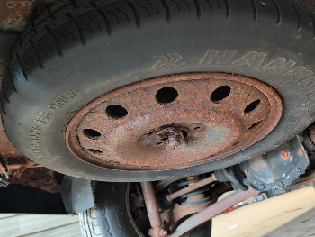 2005 ford escape xlt-4wd with 137067 miles for sale near elk-river, minnesota 106306_27_spare_tire.jpg